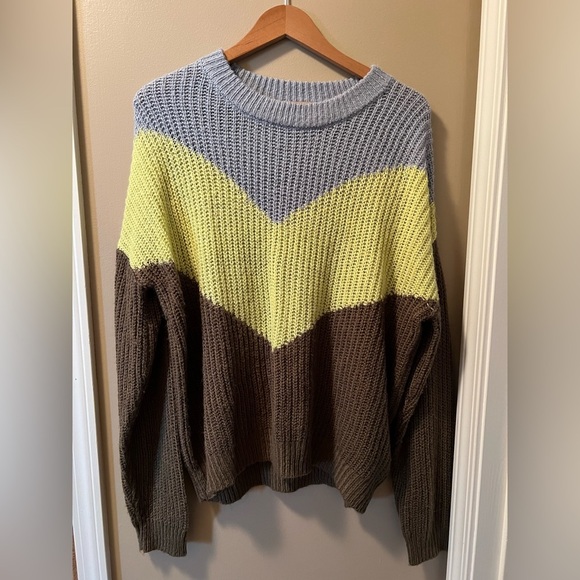 Size medium Vici collection Hyfve sweater - Picture 1 of 3